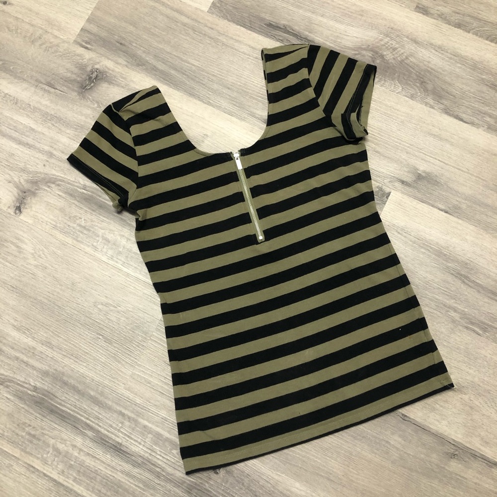 Guess striped zip front top